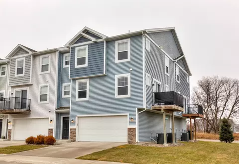 2702 NW Lois Ln, Ankeny, IA 50023