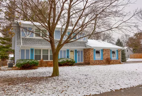 954 41st St, West Des Moines, IA 50265