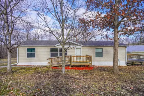 454 Hazel Ave, Newton, IA 50208