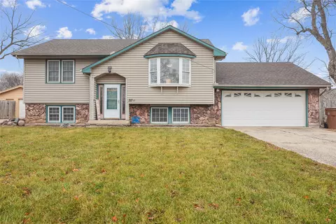 317 Sycamore St, De Soto, IA 50069