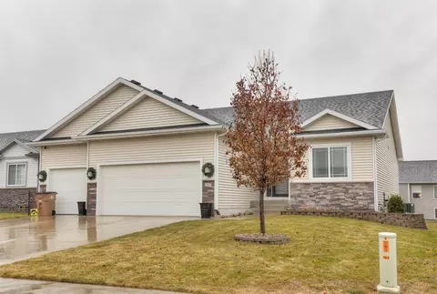 303 7th St NE, Bondurant, IA 50035