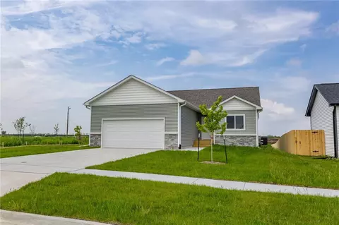 980 11th St, Waukee, IA 50263