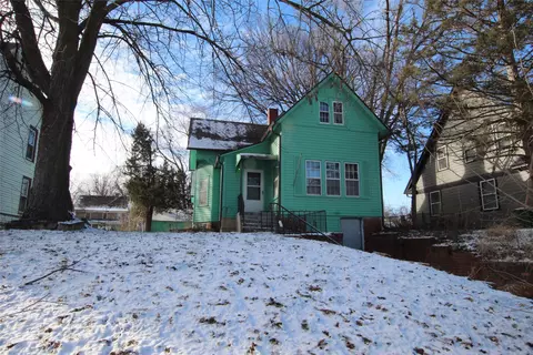 520 6th St, West Des Moines, IA 50265