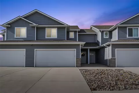 230 Amberwood Dr, Pleasant Hill, IA 50327