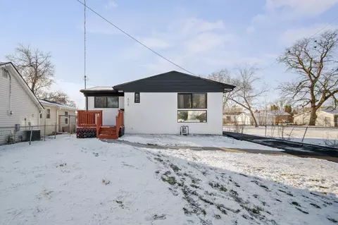 808 E 25th Ct, Des Moines, IA 50317