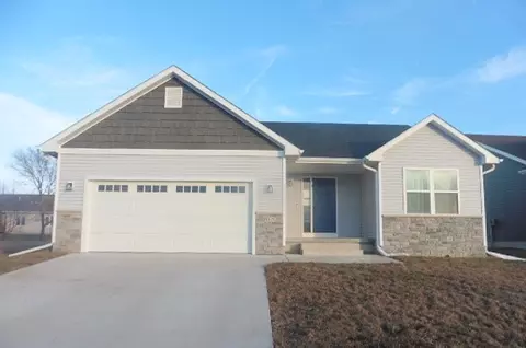 815 11th Ave Cir N, Winterset, IA 50273