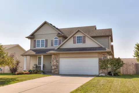 9624 Wilson St, West Des Moines, IA 50266