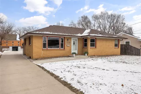 3121 Villa Vista Dr, Des Moines, IA 50316