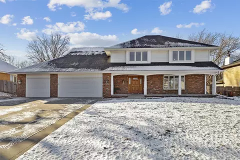 808 Valley West Dr, West Des Moines, IA 50265