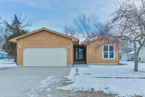 218 S River St, Cambridge, IA 50046