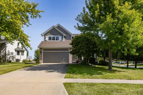 2005 NW 144th St, Clive, IA 50325