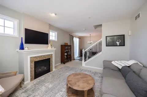 667 Villa Ct, West Des Moines, IA 50266