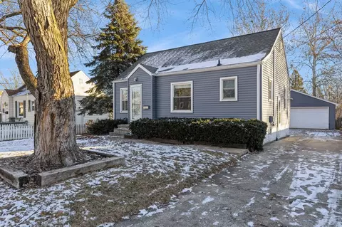 3905 51st St, Des Moines, IA 50310