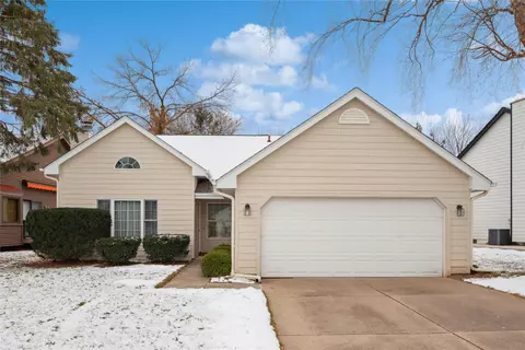 5912 Village Cir, Johnston, IA 50131