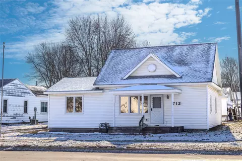 712 E 1st St, Grimes, IA 50111