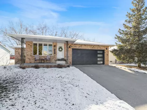 1541 S 12th Ave W, Newton, IA 50208