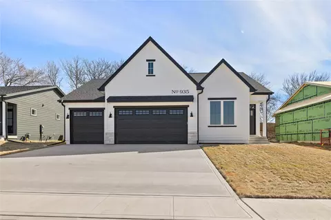 935 Roosevelt St, Polk City, IA 50226