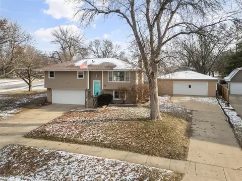 1620 Birch St, Norwalk, IA 50211