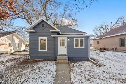 2033 10th St, Des Moines, IA 50314