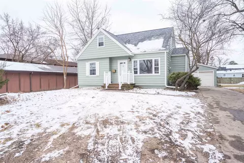 5032 Allison Ave, Des Moines, IA 50310