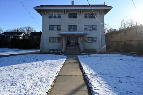 4000 University Ave #4, Des Moines, IA 50311