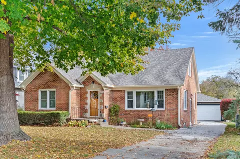 3205 47th St, Des Moines, IA 50310