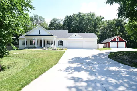 6820 NW 88th Ave, Johnston, IA 50131