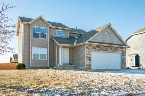 713 14th St SE, Bondurant, IA 50035