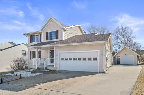 5151 Sycamore Dr, Pleasant Hill, IA 50327