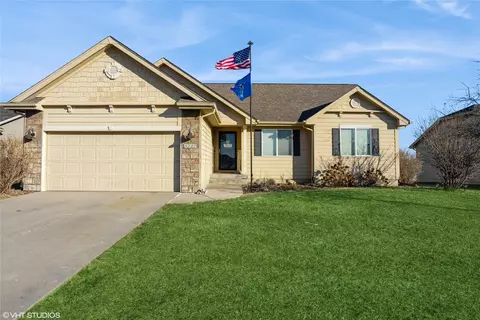 3227 3rd Ave SW, Altoona, IA 50009