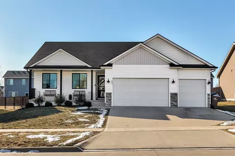 504 Rellim Dr, Norwalk, IA 50211