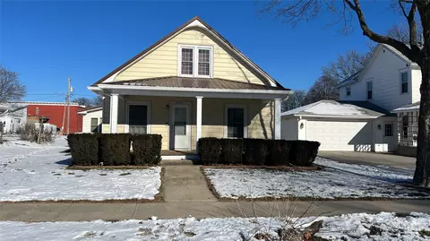 508 6th St, Menlo, IA 50164