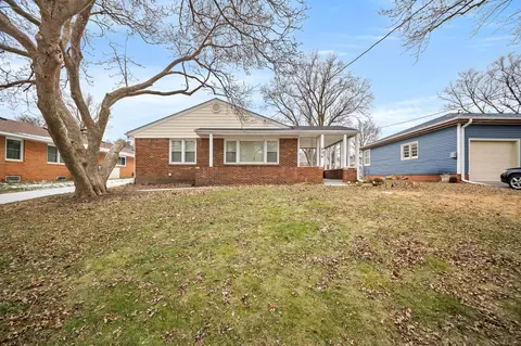 904 15th St, West Des Moines, IA 50265