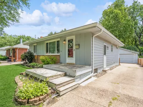 1923 E 28th St, Des Moines, IA 50317