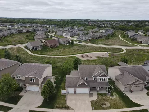 100 Abigail Ln, Waukee, IA 50263