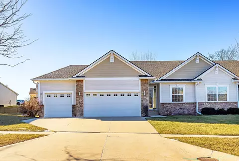 5904 SE 34th St, Des Moines, IA 50320
