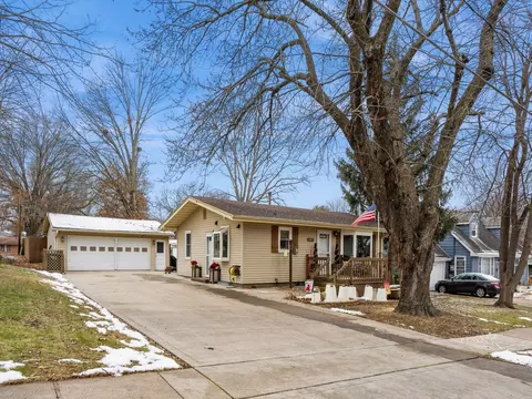 1007 W Boston Ave, Indianola, IA 50125