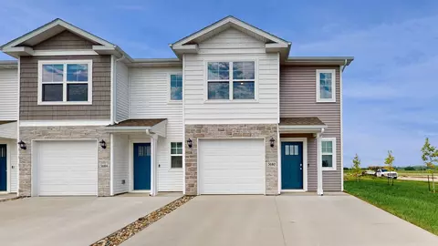 5701 155th Pl, Urbandale, IA 50323