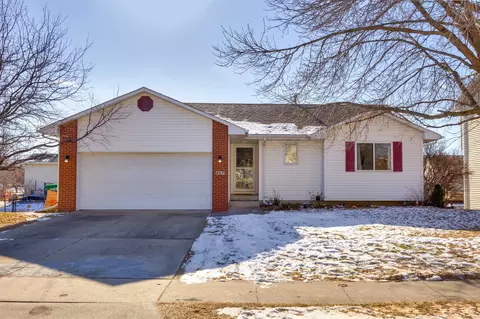 417 SE 30th St, Ankeny, IA 50021