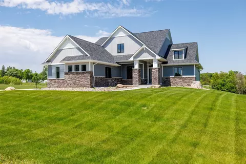 5373 Cobblestone Ct, Ames, IA 50014