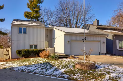 4400 81st St, Urbandale, IA 50322