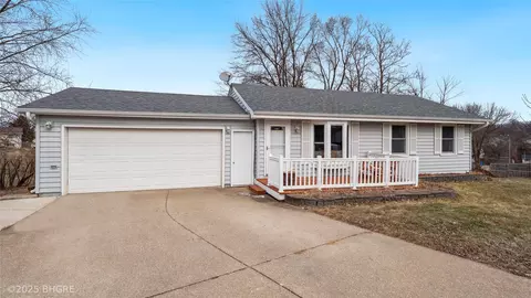 1606 W Detroit Ave, Indianola, IA 50125