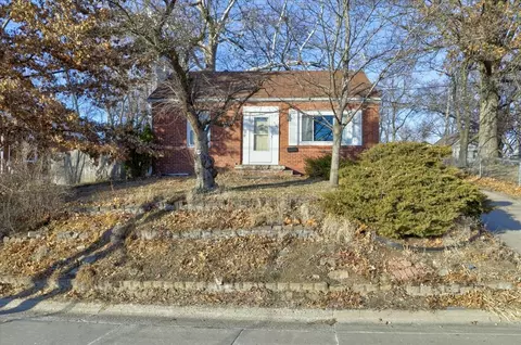 3107 Victoria Dr, Des Moines, IA 50310