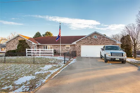 116 Carter St SW, Mitchellville, IA 50169