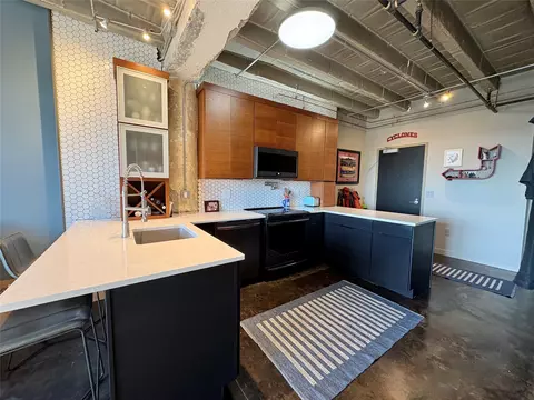 112 11th St #504, Des Moines, IA 50309