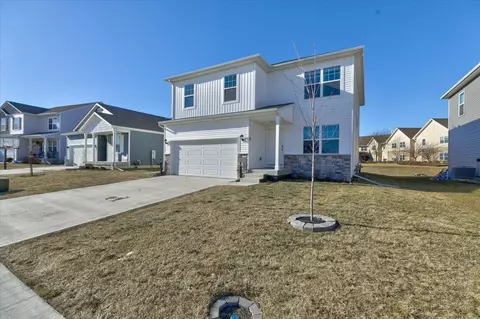 2009 N 7th St, Indianola, IA 50125