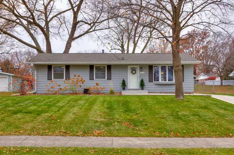 2002 NW 80th Ct, Clive, IA 50325