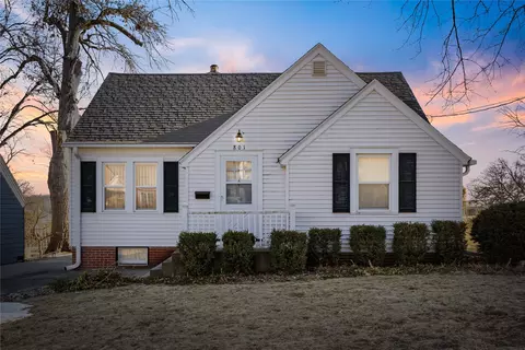 801 5th St, West Des Moines, IA 50265