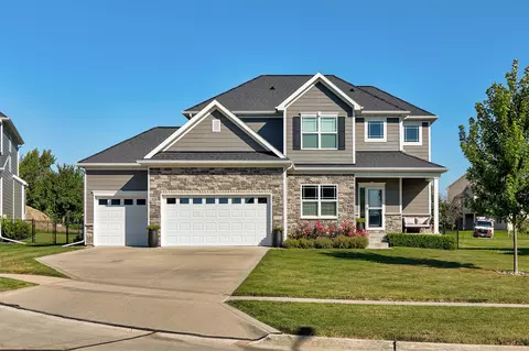 2732 NW 165th St, Clive, IA 50325