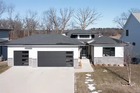 11023 Brookdale Dr, West Des Moines, IA 50266